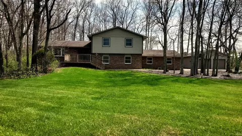 16412 Gordon Ln, Leo, IN 46765