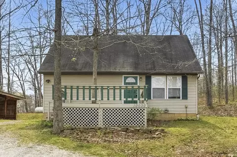 10030 E Dobson Rd, Bloomfield, IN 47424