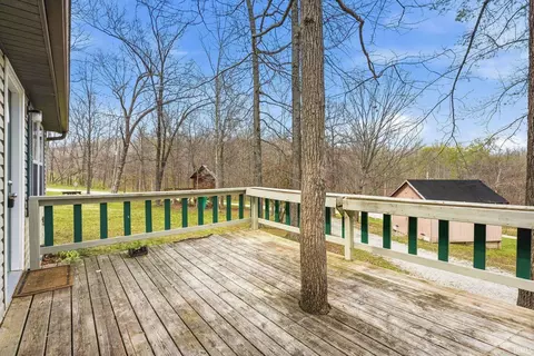10030 E Dobson Rd, Bloomfield, IN 47424 photo 3