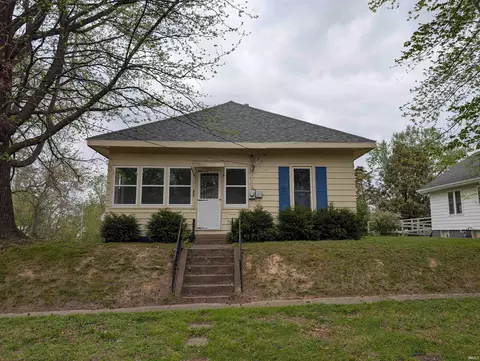 322 W 8th St, Bicknell, IN 47512