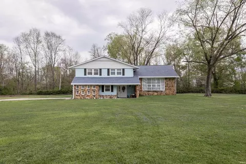 584 Trinton Cir, Bedford, IN 47421