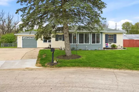 2101 E Grace Ct, Muncie, IN 47302