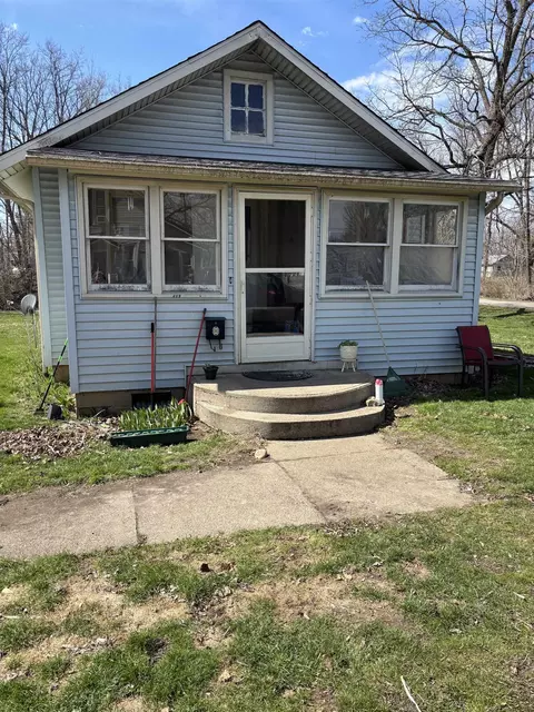 409 N Sycamore St, Lagrange, IN 46761