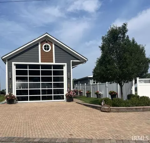 11889 N Forest Dr, Syracuse, IN 46567