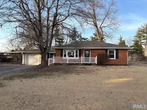 7601 Eichele Dr, Evansville, IN 47712