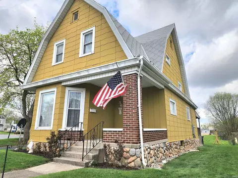 36 Madison St, Huntington, IN 46750