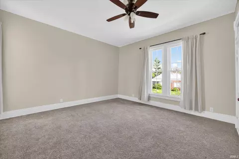 Bedroom - 1005 E Walnut St, Washington, IN 47501 photo 4 of 5