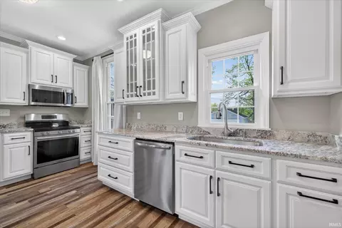 Kitchen - 1005 E Walnut St, Washington, IN 47501 photo 2 of 3