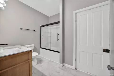 Bath - 1005 E Walnut St, Washington, IN 47501 photo 3 of 4