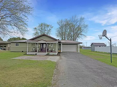 602 E Pike St, Kirklin, IN 46050