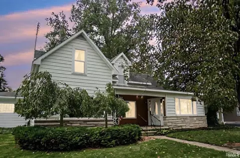 303 E Main St, Medaryville, IN 47957