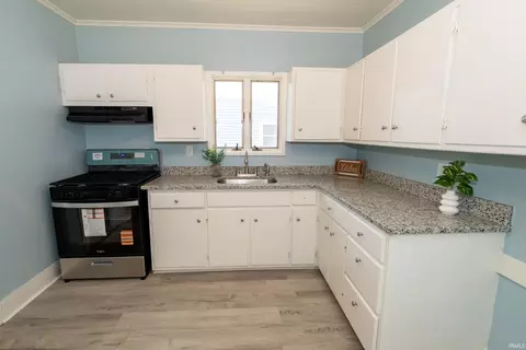 Kitchen - 1723 E Calvert St, South Bend, IN 46613 photo 2 of 2