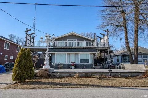 5374 S County Rd 210, Knox, IN 46534