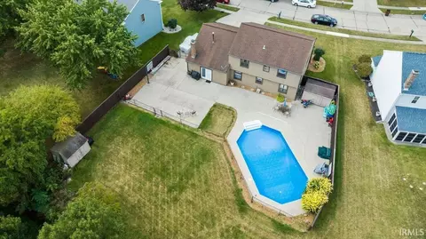 1404 Davidson Ct, Auburn, IN 46706