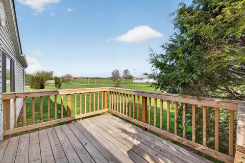 2540 S Meridian Rd, Mitchell, IN 47446 photo 4