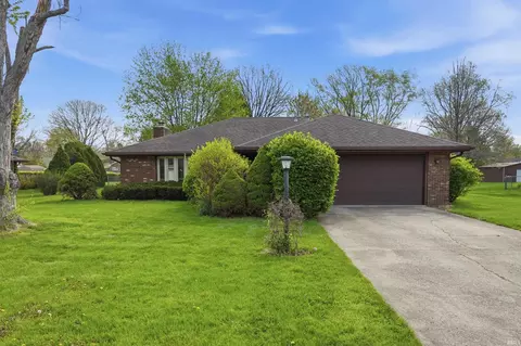 304 N Bayberry Ln, Muncie, IN 47304