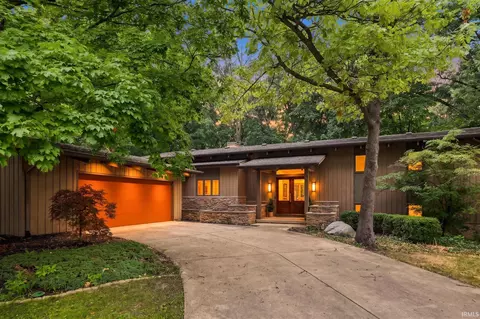 220 Pawnee Dr, West Lafayette, IN 47906