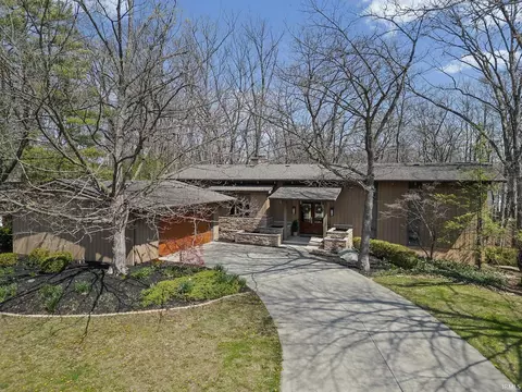 220 Pawnee Dr, West Lafayette, IN 47906