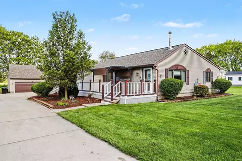 51837 Mayflower Rd, South Bend, IN 46628