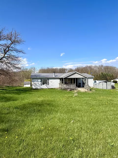 2121 E Mapes Rd, Kendallville, IN 46755