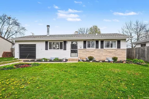 4933 Bloomfield Pl, South Bend, IN 46619