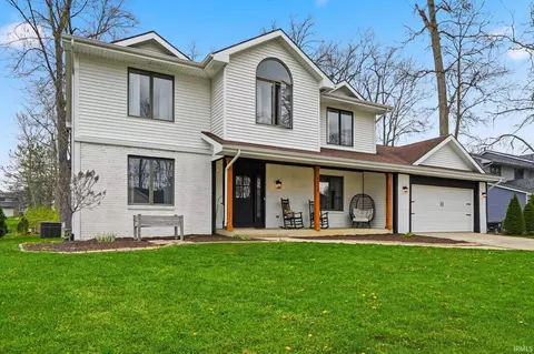 9210 Eagle Creek Ct, Fort Wayne, IN 46804
