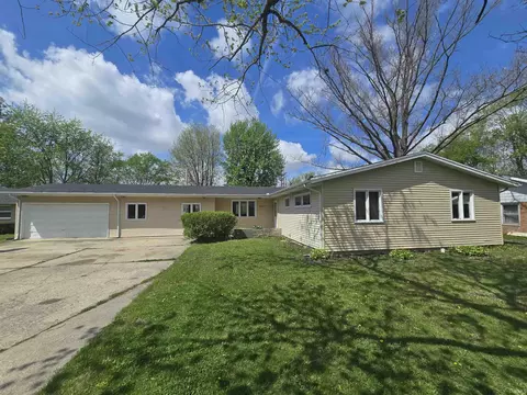 4111 N Glenwood Dr, Muncie, IN 47303