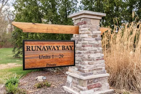 10095 N Turkey Creek Rd #19, Syracuse, IN 46567