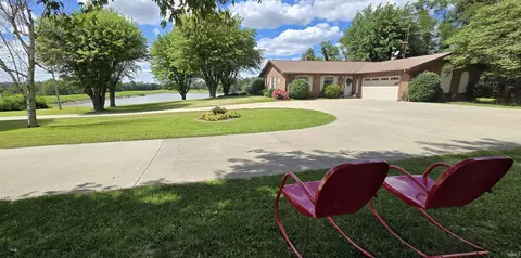 7978 E 100 Rd, Montgomery, IN 47558