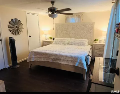 Bedroom - 1000 E Third St, Mount Vernon, IN 47620 photo 1 of 3