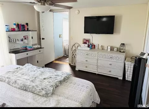 Bedroom - 1000 E Third St, Mount Vernon, IN 47620 photo 2 of 3