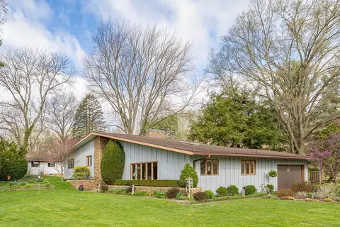 26103 Vista Ln, Elkhart, IN 46517
