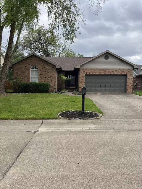 2841 Oakshire Dr, Evansville, IN 47711