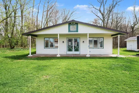 51220 Maplewood Dr, Elkhart, IN 46514