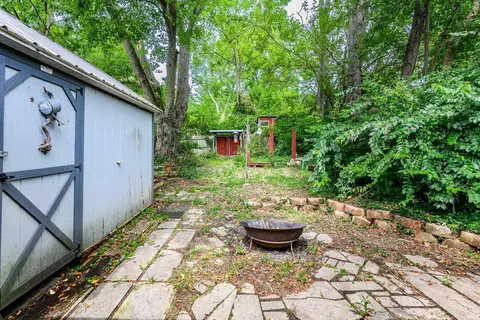 Exterior - 830 W 7th St, Bloomington, IN 47404 photo 7 of 15