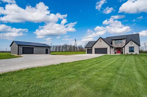12757 S West County Line Rd, Roanoke, IN 46783