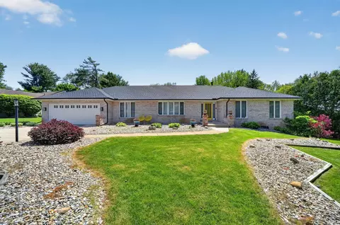 17202 Pencross Dr, Granger, IN 46530