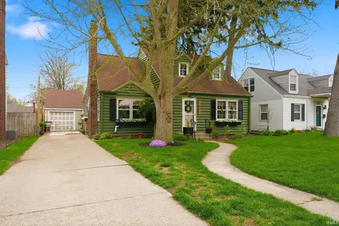 1621 Randallia Dr, Fort Wayne, IN 46805