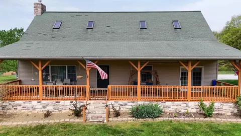 2039 Us Highway 231, Loogootee, IN 47553