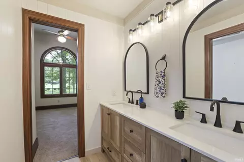 Bath - 3712 E Devonshire Ln, Bloomington, IN 47408 photo 7 of 7