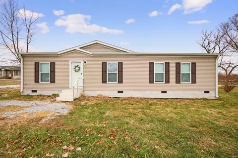 142 Heartland St, Bedford, IN 47421