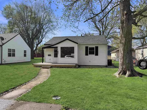 807 W Mcclurg St, Frankfort, IN 46041