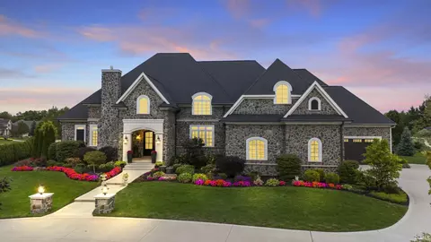 15926 Weston Gln, Huntertown, IN 46748