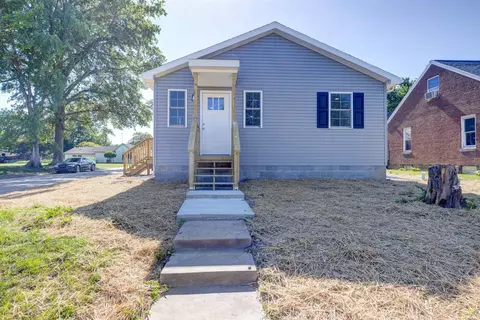 331 S Franklin St, Oakland City, IN 47660