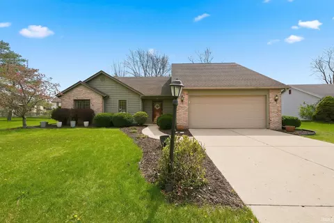 9211 Indian Reserve Trl, Fort Wayne, IN 46804
