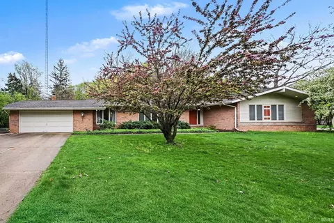 52876 Brookdale Dr, South Bend, IN 46637