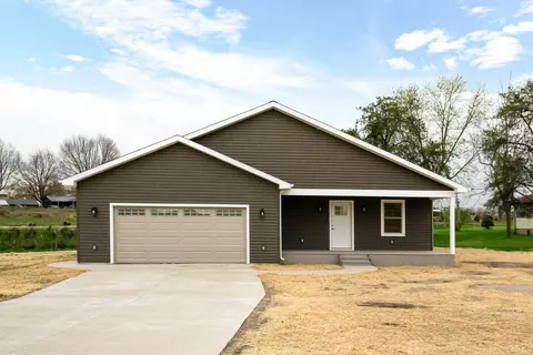 416 S Washington St, Pierceton, IN 46562
