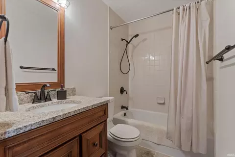 Bath - 15810 Walnut Pointe Pointe, Granger, IN 46530 photo 3 of 4