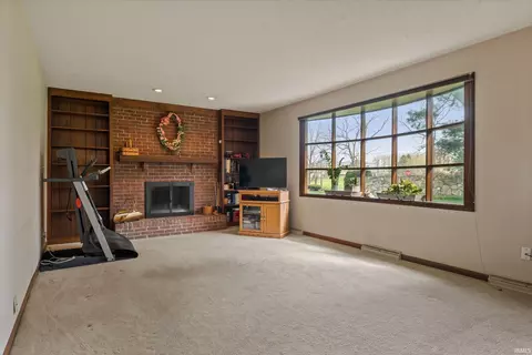Living - 15810 Walnut Pointe Pointe, Granger, IN 46530 photo 3 of 4