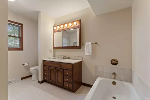 Bath - 15810 Walnut Pointe Pointe, Granger, IN 46530 photo 1 of 4
